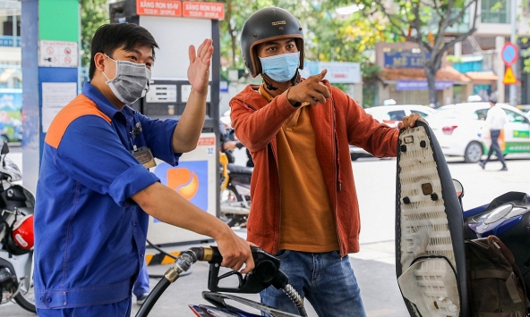 Giá xăng dầu trong nước có thể tăng vào ngày mai (11/1)