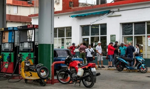 Cuba tăng giá nhiên liệu 500% trong bối cảnh khủng hoảng kinh tế