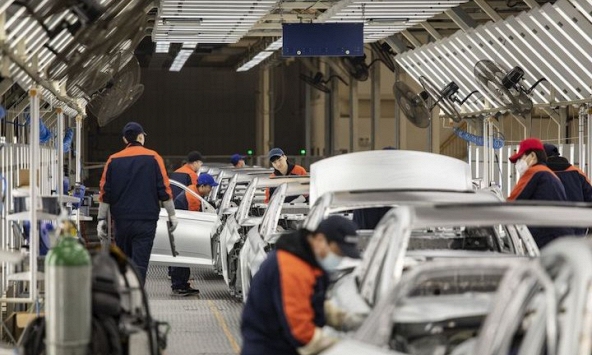 Trung Quốc sản xuất kỷ lục 30 triệu ô tô trong năm 2023