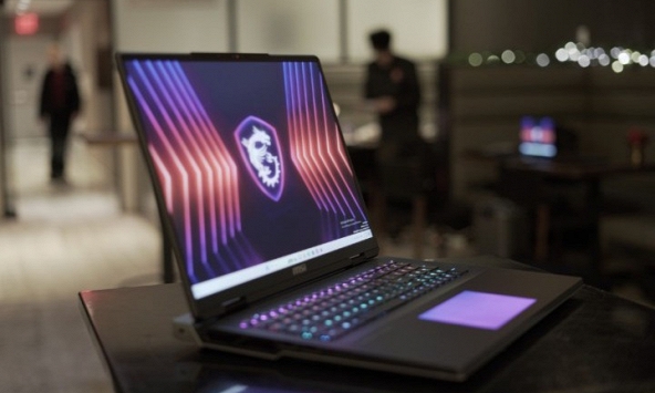 Năm chuyển tiếp khó xử của Intel