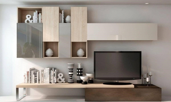 Kệ trang trí treo tường đơn giản mang lại sự tiện lợi cho phòng khách