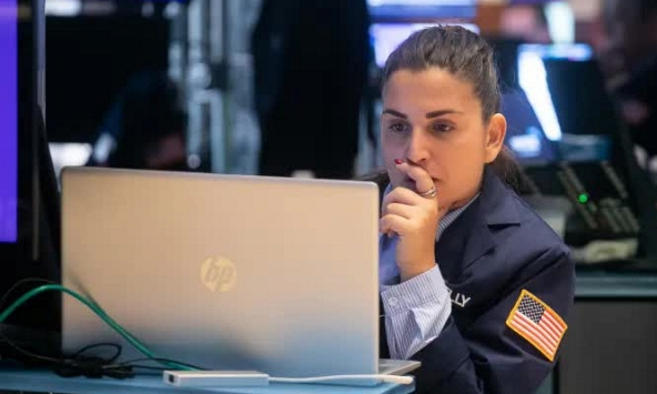 Chứng khoán Mỹ mất điểm vì lợi suất trái phiếu tăng