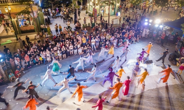 Chợ đêm bên biển Vui Phết có gì mà ai cũng “mê tít”?