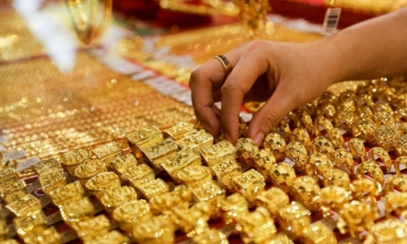 Giá vàng hôm nay 18/1: Đồng loạt giảm