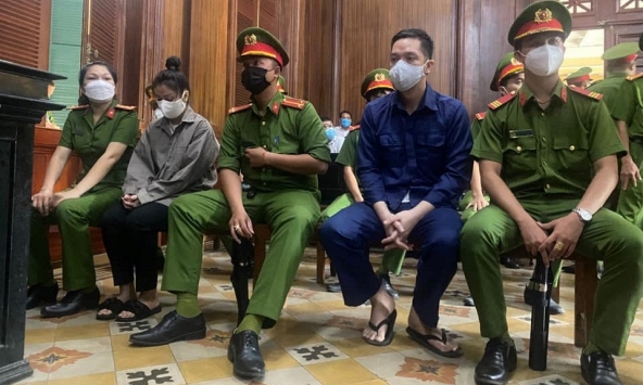 Vụ bé gái bị 'dì ghẻ' bạo hành đến chết: Không có căn cứ xác định người cha phạm tội giết người