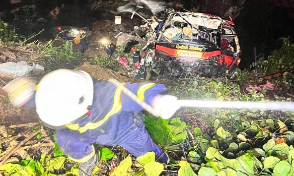 Xe giường nằm lao xuống vực lúc rạng sáng, ít nhất 3 người chết