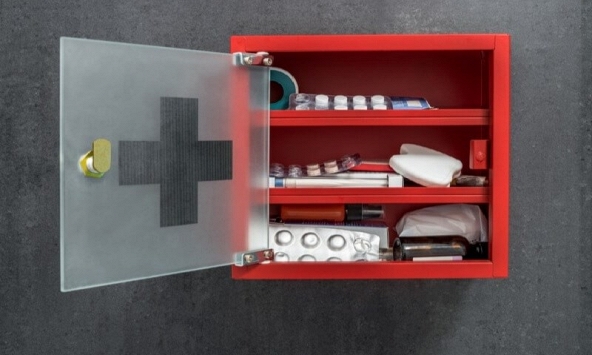 Chuẩn bị tủ thuốc gia đình trong ngày Tết