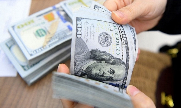 Giá USD hôm nay 25/1: Trong nước tăng, thế giới giảm