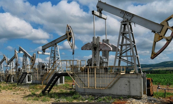 Giá xăng dầu hôm nay 29/1: Dầu thô tiếp tục tăng