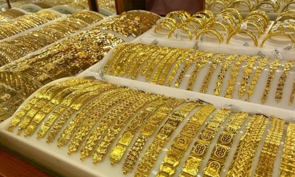 Giá vàng hôm nay 29/1: Tăng nhẹ, chờ động thái của FED