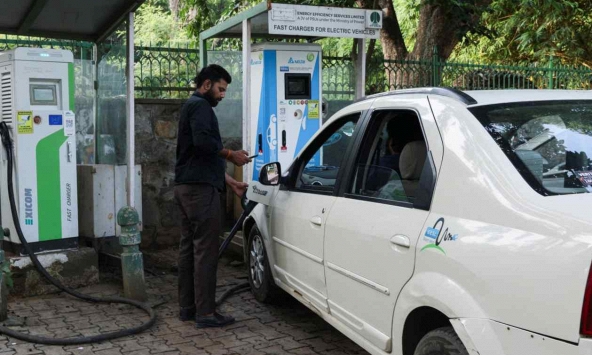 Tại sao vấn đề sạc xe điện vẫn là thách thức lớn với các nhà sản xuất tại Ấn Độ?