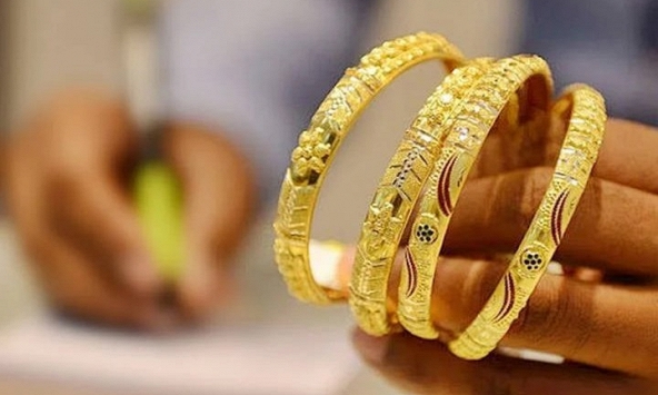 Giá vàng hôm nay 31/1: Vượt trên mốc 77 triệu đồng/lượng