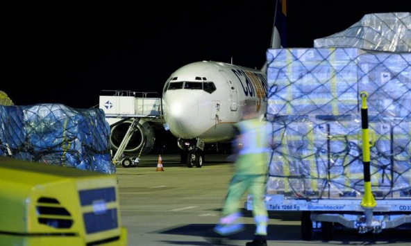 Giá cước vận tải hàng không tăng lần đầu tiên trong năm nay do gián đoạn ở Biển Đỏ