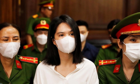Ngọc Trinh lãnh 1 năm tù treo