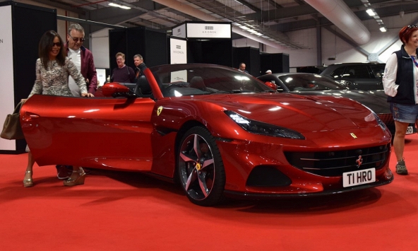 Lợi nhuận Ferrari đạt 1 tỷ euro khi doanh số siêu xe bùng nổ