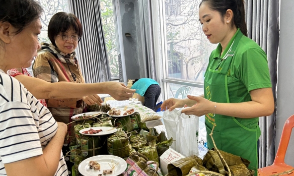 Khai mạc phiên chợ Tết xanh - quà Việt năm 2024