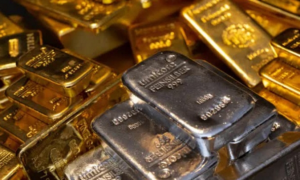 UBS dự báo giá vàng có thể đạt đỉnh 2.200 USD/ounce