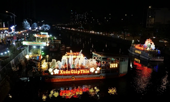 Khai mạc Chợ hoa Xuân 'Trên bến dưới thuyền'