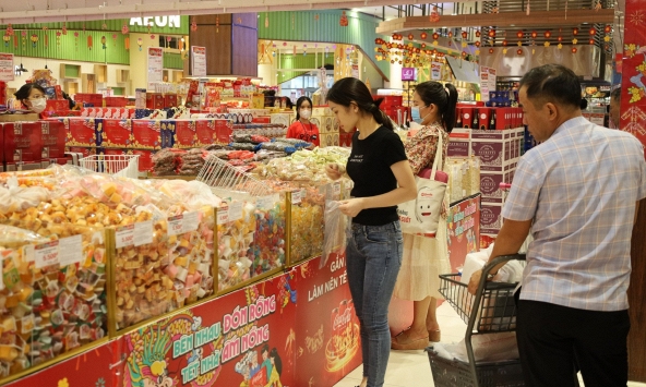 Nhiều siêu thị mở cửa xuyên Tết