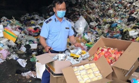 Tiêu hủy 60.000 sản phẩm vi phạm, trị giá hơn 5,5 tỉ đồng