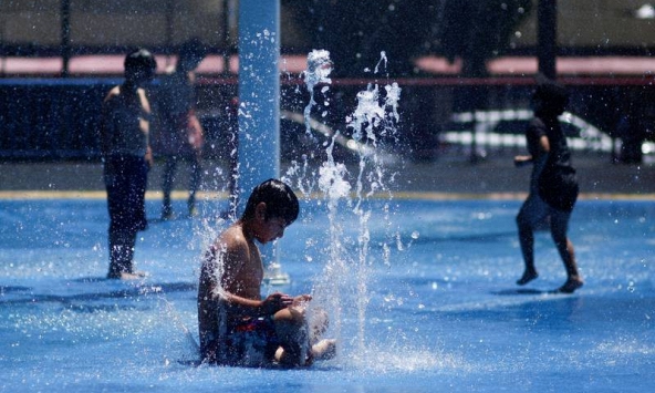 Lần đầu tiên nhiệt độ toàn cầu vượt giới hạn 1,5 độ C trong 12 tháng