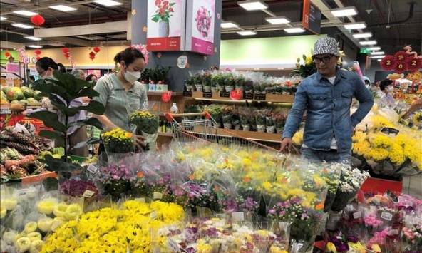 Nhiều ngành hàng 'xả giá' trước giờ nghỉ bán