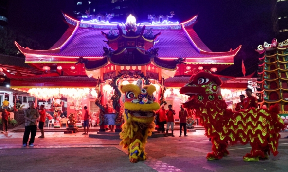 Thế giới rộn ràng đón Tết Giáp Thìn 2024