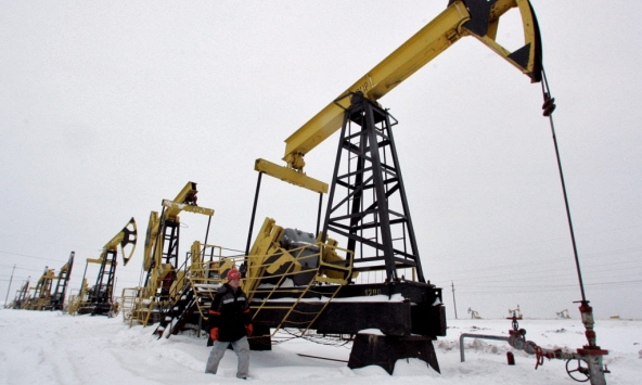 Giá xăng dầu hôm nay 14/2: Tăng nhẹ do dự báo nhu cầu cao