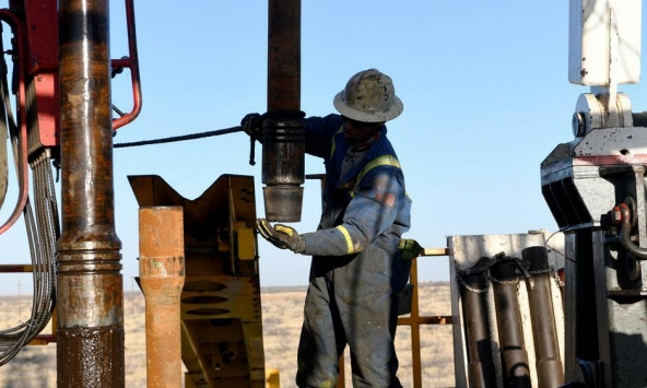 Giá dầu thế giới tăng hơn 1% sau số liệu doanh số bán lẻ của Mỹ