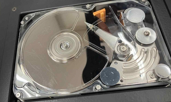 Sony chế tạo đi-ốt laser có thể giúp tăng gấp đôi dung lượng ổ cứng