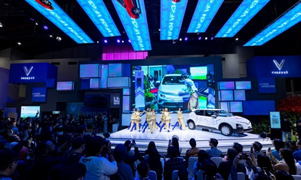 Cận cảnh những mẫu SUV VinFast tay lái nghịch lần đầu lộ diện tại Indonesia