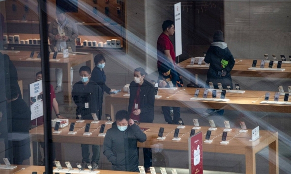 Apple đối mặt sự cạnh tranh khốc liệt ở Trung Quốc khi các đối thủ chạy đua với AI sáng tạo