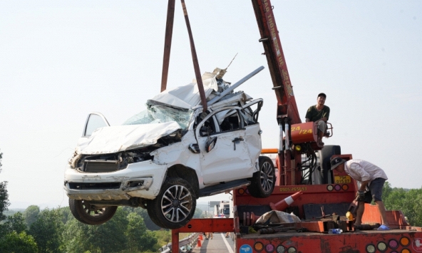 Thủ tướng chỉ đạo khẩn trương làm rõ nguyên nhân tai nạn giao thông trên cao tốc Cam Lộ - La Sơn