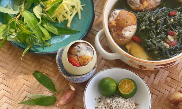 Người bị gút có ăn được trứng vịt lộn không?