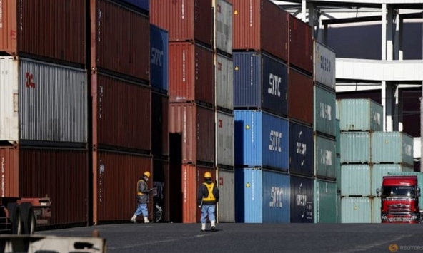 Xuất khẩu của Nhật Bản tăng trưởng hơn dự kiến