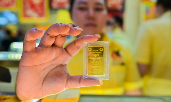 Giá vàng hôm nay 21/2: Đảo chiều tăng mạnh