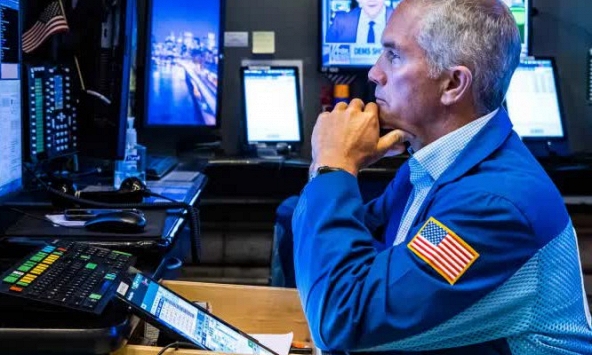 Phố Wall diễn biến trái chiều, Nasdaq Composite giảm phiên thứ 3 liên tiếp