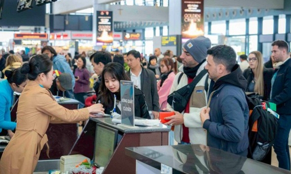 Giá vé máy bay sau Tết vẫn đắt đỏ khó mua, Cục Hàng không yêu cầu báo cáo