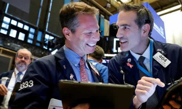 Cổ phiếu Nvidia giúp chứng khoán Mỹ thăng hoa, Dow Jones lần đầu vượt mốc 39.000 điểm