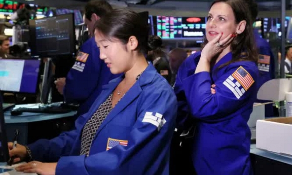 Giới đầu tư thận trọng hơn với nhóm cổ phiếu liên quan đến AI