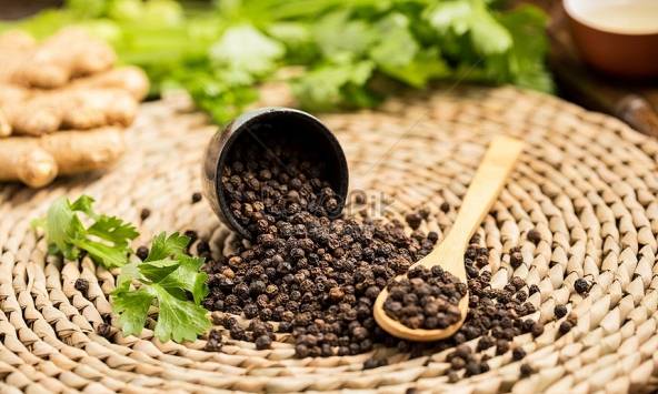 Giá tiêu hôm nay 26/2: Cao nhất 92.000 đồng/kg