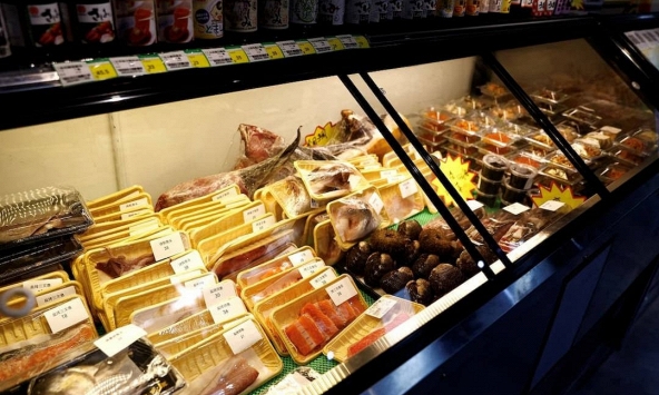 Lạm phát của Nhật Bản vượt dự báo, lãi suất âm sắp kết thúc