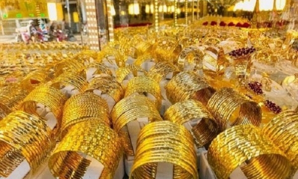 Giá vàng hôm nay 1/3: Thế giới tiếp tục đi lên