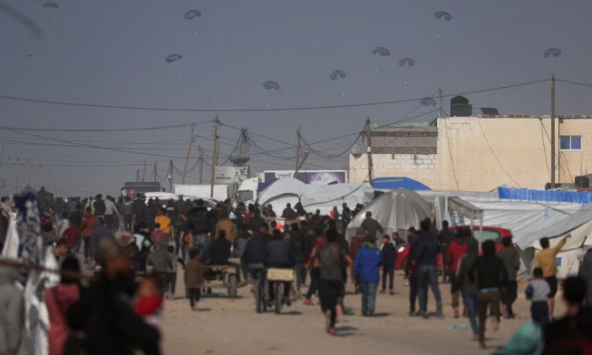 Mỹ điều máy bay thả hàng cứu trợ xuống Dải Gaza