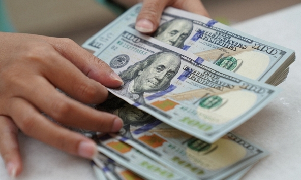 Đồng USD tăng và căng thẳng địa chính trị làm rung chuyển thị trường