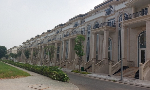 Biệt thự, nhà phố... ế ẩm