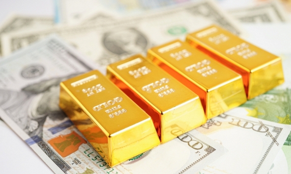 Vàng tăng kỷ lục nhờ kỳ vọng Fed xoay trục và rủi ro địa chính trị