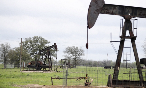 Giá xăng dầu hôm nay 7/3: Dầu thô vẫn trong xu hướng tăng