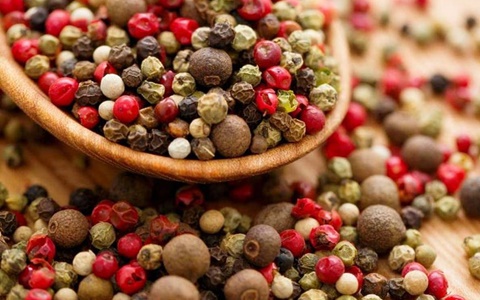 Giá tiêu hôm nay 8/3: Lao dốc