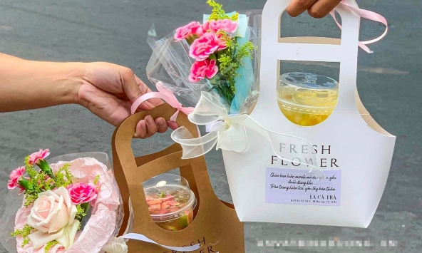 Hoa đóng hộp 'ăn được', sen đá lạ mắt hút khách dịp 8/3
